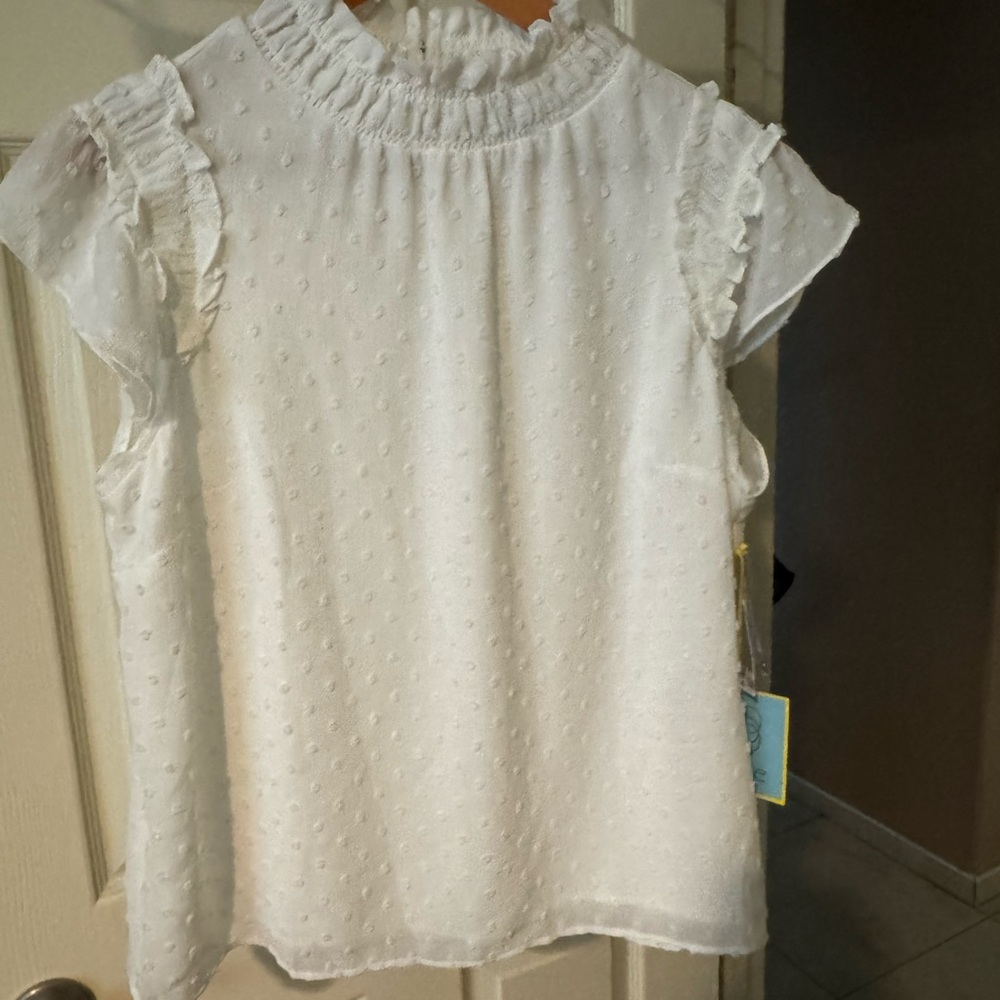 CeCe Cream Flutter Sleeve Blouse with Ruffled Bib Collar sz M